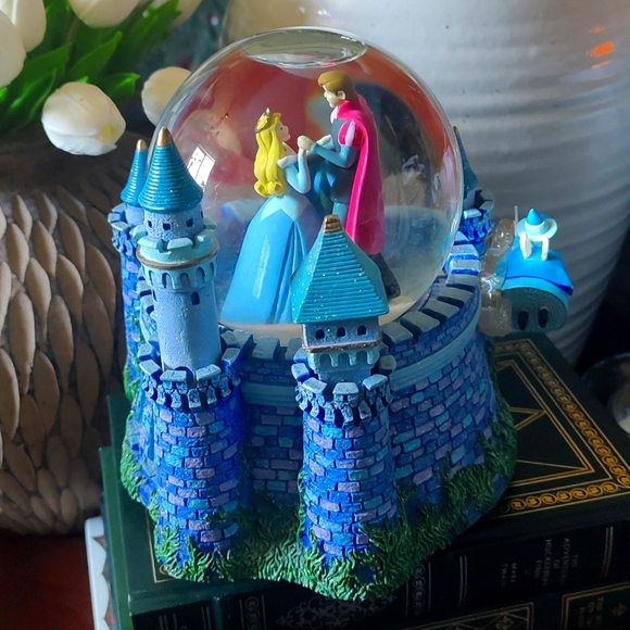 Disney Snow Globe Once Upon a Dream Music Box Sleeping Beauty - Picture 6 of 12